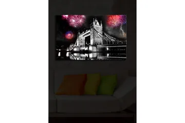 Canvastavla med LED-belysning 45x70 cm - Fyrverkerier över Tower Bridge i svartvitt - Svart / Röd / Blå - Inredning - Tavlor & posters - Canvastavla