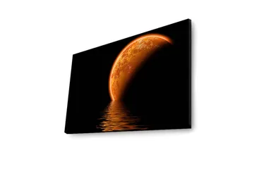 Canvastavla med LED-belysning 45x70 cm - Glödande planet som speglas i en mörk vattenyta - Orange / Svart - Inredning - Tavlor & posters - Canvastavla