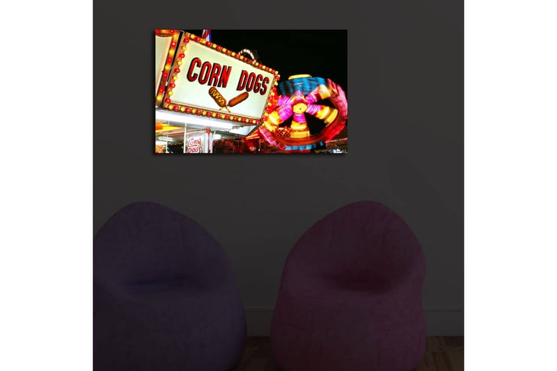 Canvastavla med LED-belysning 45x70 cm - Ljus och färgglad skylt med texten CORN DOGS och en snurrande karusell i bakgrunden - Röd / Gul / Blå - Inredning - Tavlor & posters - Canvastavla