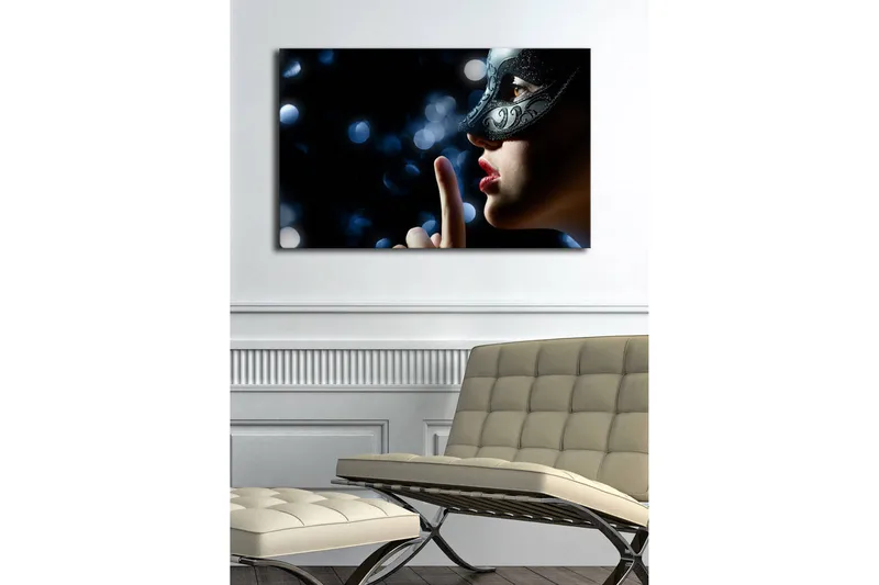 Canvastavla med LED-belysning 45x70 cm - Mystisk kvinna med mask som gör tystnadsgest - Svart / Hudton / Röd - Inredning - Tavlor & posters - Canvastavla