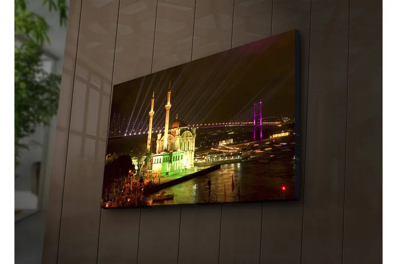 Canvastavla med LED-belysning 45x70 cm - Nattlig stadsbild med en upplyst moské och broar - Grön / Lila / Gul - Inredning - Tavlor & posters - Canvastavla