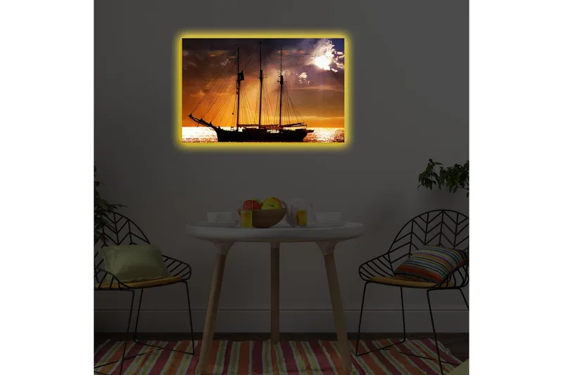 Canvastavla med LED-belysning 45x70 cm - Segelbåt mot en solnedgång över havet - Orange / Svart / Guld - Inredning - Tavlor & posters - Canvastavla