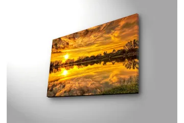 Canvastavla med LED-belysning 45x70 cm - Solnedgång över en spegelblanka sjö med omgivande träd och grönska - Guld / Orange / Grön - Inredning - Tavlor & posters - Canvastavla