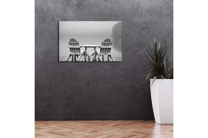 Canvastavla med LED-belysning 45x70 cm - Två vita stolar vid en stilla sjö - Vit / Grå - Inredning - Tavlor & posters - Canvastavla