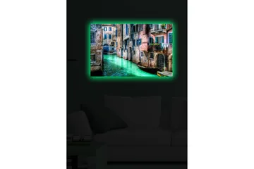 Canvastavla med LED-belysning 45x70 cm - Vacker kanal med historiska byggnader och båtar i en pittoresk miljö - Grön / Rosa / Blå - Inredning - Tavlor & posters - Canvastavla