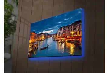 Canvastavla med LED-belysning 45x70 cm - Vacker vy över en kanal i Venedig med upplysta byggnader vid vattnet - Blå / Orange / Grön - Inredning - Tavlor & posters - Canvastavla
