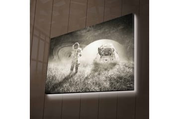 Canvastavla med LED-belysning - Astronaut i en futuristisk landskap med en rymdfarkost - Svart / Vitt / Grått - Inredning - Tavlor & posters - Canvastavla