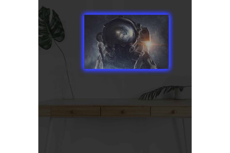 Canvastavla med LED-belysning - Astronaut med jorden synlig i hjälmen mot en stjärnklar bakgrund - Mörkblå / Svart / Vit - Inredning - Tavlor & posters - Canvastavla