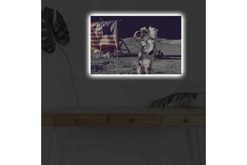 Canvastavla med LED-belysning - Astronaut som hälsar på månytan med den amerikanska flaggan i bakgrunden - Grå / Vit / Röd - Inredning - Tavlor & posters - Canvastavla