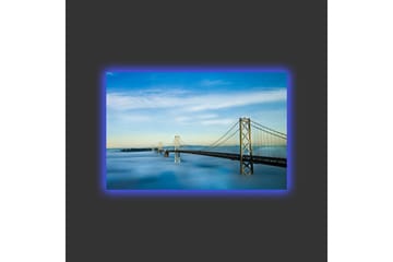 Canvastavla med LED-belysning - Bro över dimmig vattenyta med en klar himmel - Blå / Grå / Vit - Inredning - Tavlor & posters - Canvastavla