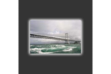 Canvastavla med LED-belysning - Bro över stormigt hav med mörka moln i bakgrunden - Mörkgrå / Turkos / Vit - Inredning - Tavlor & posters - Canvastavla