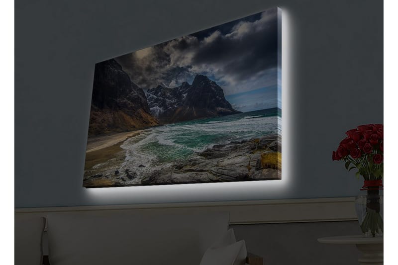 Canvastavla med LED-belysning - Dramatiska berg med snö och en turkos havsstrand, Mörkgrå / Turkos / Beige