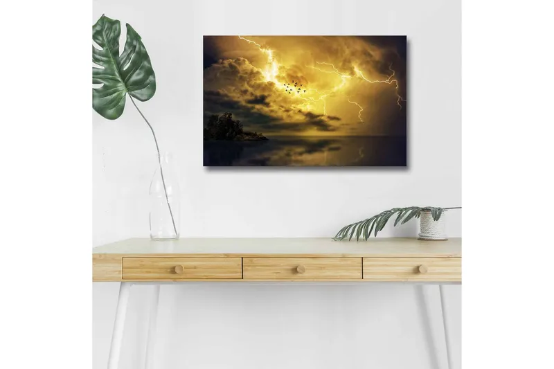 Canvastavla med LED-belysning - Dramatiskt åskväder med blixtrar och mörka moln, Guld / Mörkblå / Svart