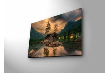 Canvastavla med LED-belysning - Dramatiskt landskap med berg och träd vid en spegelblanka sjö - Mörkgrön / Grå / Blå - Inredning - Tavlor & posters - Canvastavla