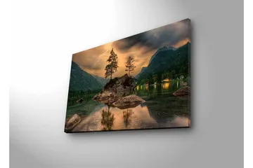 Canvastavla med LED-belysning - Dramatiskt landskap med berg och träd vid en spegelblanka sjö - Mörkgrön / Grå / Blå - Inredning - Tavlor & posters - Canvastavla