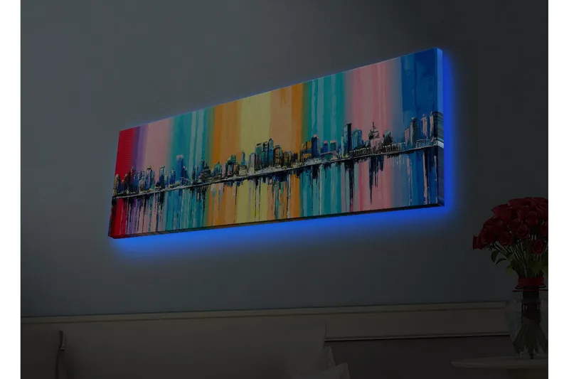 Canvastavla med LED-belysning - Färgglad stadsbild med horisontlinje och reflektioner i vatten, Blå / Rosa / Orange
