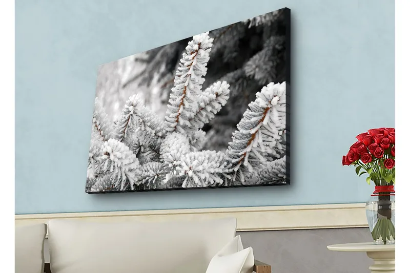 Canvastavla med LED-belysning - Frostiga granar i vinterlandskap, Vit / Grå / Brun
