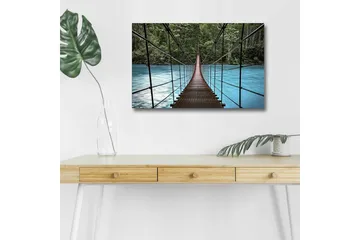 Canvastavla med LED-belysning - Hängbro över en klarblå flod omgiven av grönskande natur - Grön / Blå / Brun - Inredning - Tavlor & posters - Canvastavla