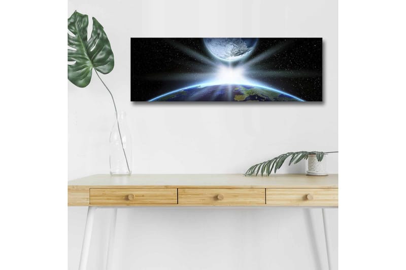 Canvastavla med LED-belysning - Jorden sedd från rymden med strålar av ljus som bryter genom atmosfären - Blå / Grön / Svart - Inredning - Tavlor & posters - Canvastavla