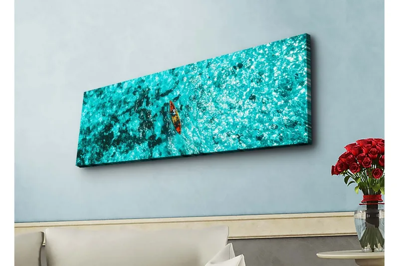 Canvastavla med LED-belysning - Kajak som paddlar över turkost vatten - Turkos / Mörkblå / Röd - Inredning - Tavlor & posters - Canvastavla