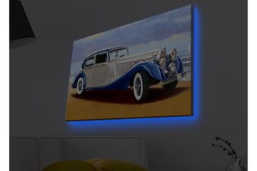Canvastavla med LED-belysning - Klassisk bil vid havet med en dramatisk himmel i bakgrunden - Blå / Silver / Beige - Inredning - Tavlor & posters - Canvastavla