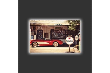 Canvastavla med LED-belysning - Klassisk röd sportbil framför en vintage bensinstation - Röd / Grå / Vit - Inredning - Tavlor & posters - Canvastavla