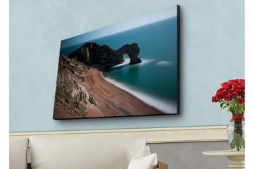 Canvastavla med LED-belysning - Klippformation med naturlig båge vid kusten - Mörkgrön / Blå / Beige - Inredning - Tavlor & posters - Canvastavla