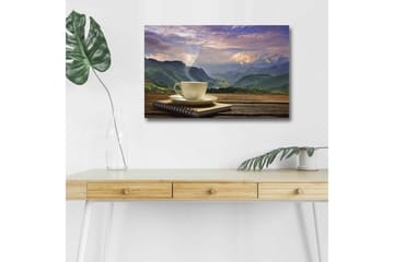 Canvastavla med LED-belysning - Kopp med ångande dryck framför en naturskön bergslandskap - Grön / Beige / Blå - Inredning - Tavlor & posters - Canvastavla
