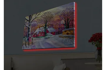 Canvastavla med LED-belysning - Röd stuga omgiven av snöklädda träd och en vinterlandskap - Röd / Vit / Lila - Inredning - Tavlor & posters - Canvastavla
