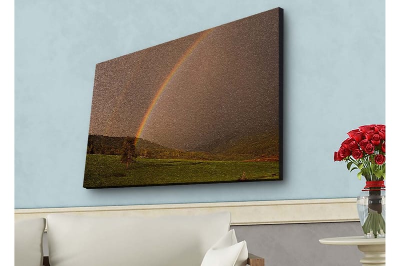 Canvastavla med LED-belysning - Regnbåge som sträcker sig över en grön dalgång, Grön / Brun / Gul