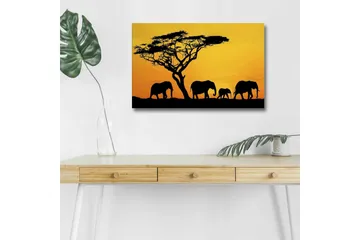 Canvastavla med LED-belysning - Silhuetter av elefanter under en solnedgång med ett träd i bakgrunden - Svart / Orange / Gul - Inredning - Tavlor & posters - Canvastavla