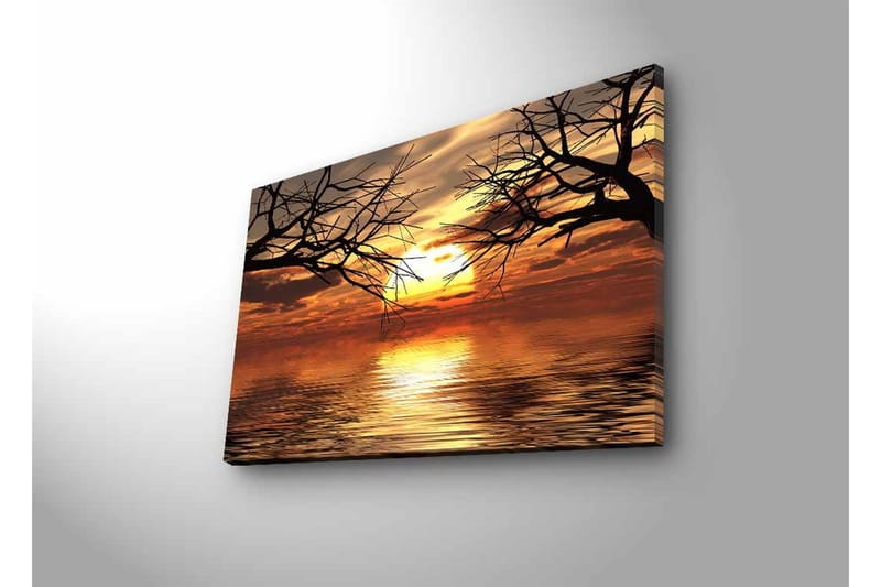 Canvastavla med LED-belysning - Solnedgång över spegelblanka vattenytor med silhuetter av trädgrenar - Guld / Orange / Svart - Inredning - Tavlor & posters - Canvastavla