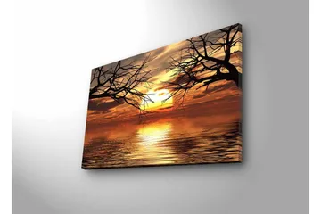 Canvastavla med LED-belysning - Solnedgång över spegelblanka vattenytor med silhuetter av trädgrenar - Guld / Orange / Svart - Inredning - Tavlor & posters - Canvastavla