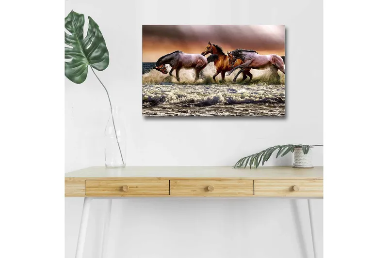 Canvastavla med LED-belysning - Sprudlande hästar som galopperar genom vågorna vid havet, Brun / Beige / Blå