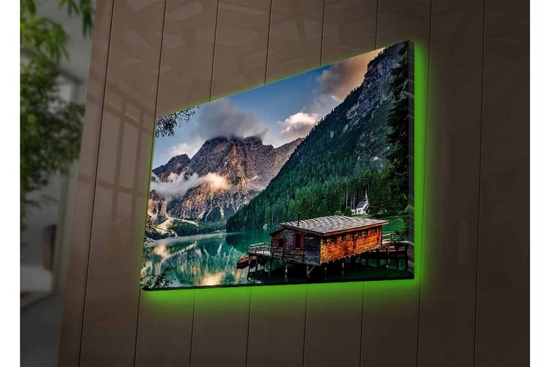 Canvastavla med LED-belysning - Stämningsfull fjällsjö med en trästuga vid vattnet - Grön / Blå / Brun - Inredning - Tavlor & posters - Canvastavla