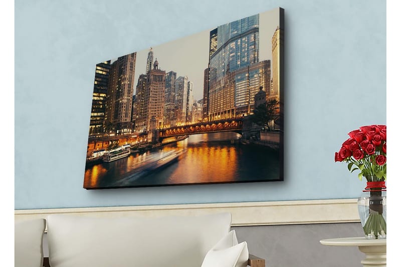 Canvastavla med LED-belysning - Stadslandskap med skyskrapor vid en flod i skymning, Guld / Blå / Grå