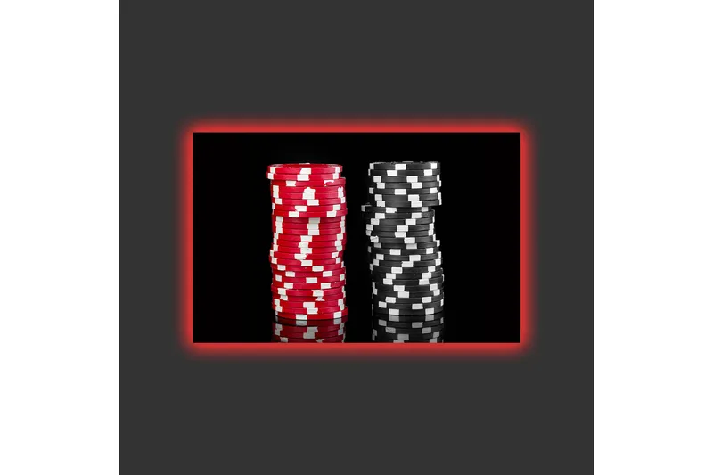 Canvastavla med LED-belysning - Staplar av pokerchips i röd och svart färg - Röd / Svart - Inredning - Tavlor & posters - Canvastavla