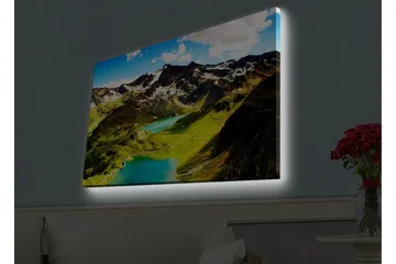 Canvastavla med LED-belysning - Storslagen bergslandskap med glittrande sjöar och gröna ängar - Grön / Blå / Vit - Inredning - Tavlor & posters - Canvastavla