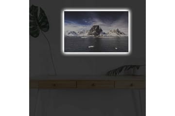 Canvastavla med LED-belysning - Storslagen fjällkedja med snöklädda toppar vid en spegelblanka sjö - Mörkblå / Vit / Grå - Inredning - Tavlor & posters - Canvastavla