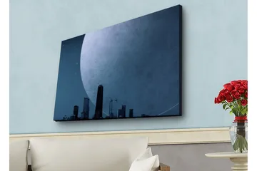 Canvastavla med LED-belysning - Storslagen måne över en stadssilhuett i skymning - Mörkblå / Grå / Svart - Inredning - Tavlor & posters - Canvastavla