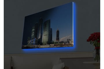 Canvastavla med LED-belysning - Storslagen stadsbild med moderna skyskrapor i kvällsljus - Mörkblå / Grön / Svart - Inredning - Tavlor & posters - Canvastavla
