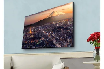Canvastavla med LED-belysning - Storslagen vy över Tokyo med Fuji berget i bakgrunden vid solnedgång - Blå / Orange / Vit - Inredning - Tavlor & posters - Canvastavla