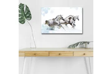 Canvastavla med LED-belysning - Tre vita hästar som galopperar genom snölandskap - Vit / Ljusgrå / Blå - Inredning - Tavlor & posters - Canvastavla