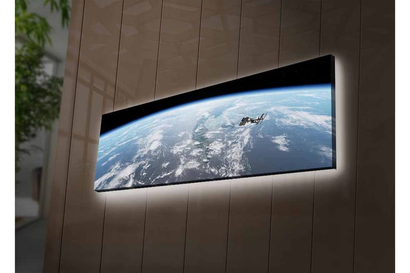 Canvastavla med LED-belysning - Utsikt över jorden från rymden med internationella rymdstationen i fokus - Blå / Vit / Svart - Inredning - Tavlor & posters - Canvastavla