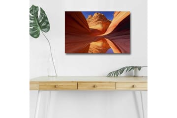 Canvastavla med LED-belysning - Vacker canyon med svängda klippväggar i varma nyanser - Röd / Orange / Blå - Inredning - Tavlor & posters - Canvastavla