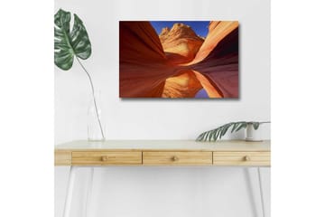 Canvastavla med LED-belysning - Vacker canyon med svängda klippväggar i varma nyanser - Röd / Orange / Blå - Inredning - Tavlor & posters - Canvastavla