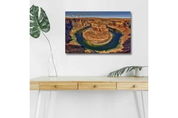 Canvastavla med LED-belysning - Vacker vy av en slingrande flod omgiven av dramatiska klippor - Röd / Grön / Blå - Inredning - Tavlor & posters - Canvastavla