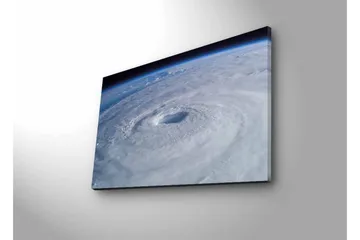 Canvastavla med LED-belysning - Virvlande moln i en tropisk cyklon - Vit / Blå / Grå - Inredning - Tavlor & posters - Canvastavla