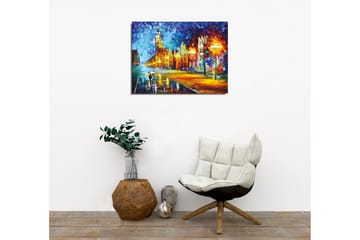 Canvastavla - Regnig stadsbild med en person som bär ett paraply - Blå / Orange / Gul - Inredning - Tavlor & posters - Canvastavla