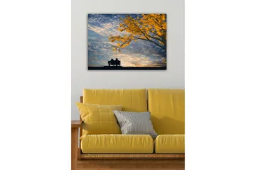 Canvastavla - Silhuett av ett par som sitter på en bänk under ett träd med gyllene höstlöv - Guld / Blå / Svart - Inredning - Tavlor & posters - Canvastavla